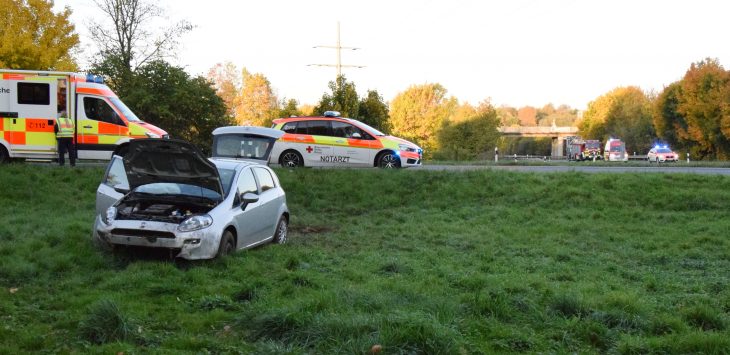 Im Grünfeld zwischen B 14 und Abfahrt Hohenstadt kam der Unfallwagen zum Stehen.
