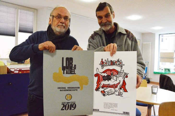 „Lob & Tadel“ heißt diesmal das Thema. Günther Tobisch und Michael Gölling zeigen das Titel- und ein Monatsblatt.