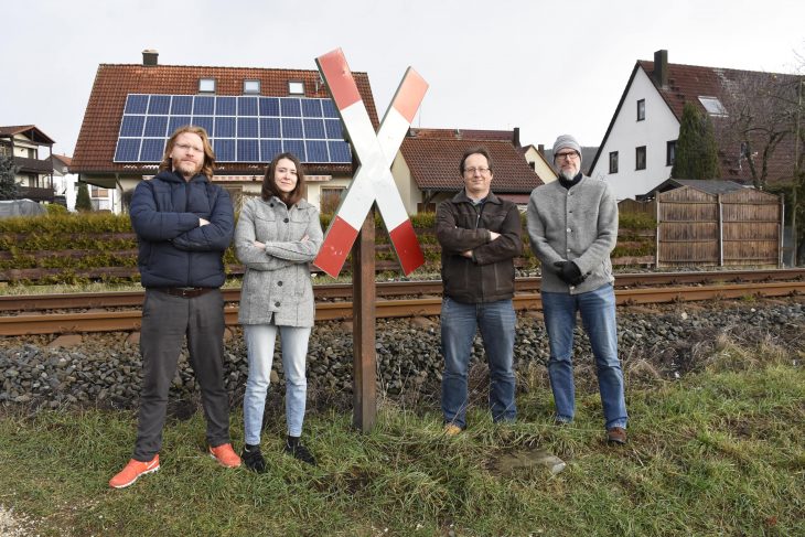 Stefan Okapal, Stephanie Kerschbaum, Werner Kröll und Oliver Post aus Schnaittach sind genervt vom ständigen Hupen der Bahnen. Da kann man nichts machen, heißt es seitens des Bürgermeisters und der Deutschen Bahn.