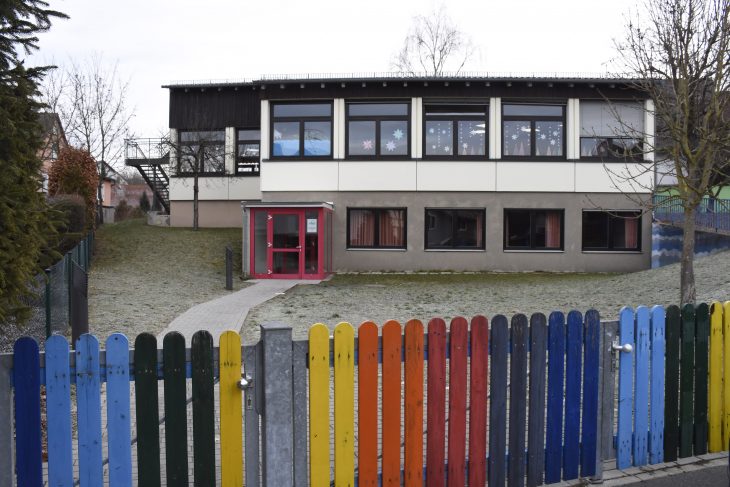 155 Kinder werden in den Einrichtungen in Neunkirchen und Speikern (im Bild die „Villa Fabula“) betreut. Nun sucht die Gemeinde für das Kindergartenjahr ab Herbst 2019 nach Trägern.