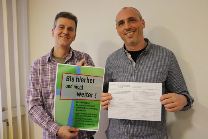 Richard Scharrer und Martin Schaffer (v. links) haben als Sprecher der BI „Unteres Sittenbachtal“ das Bürgerbegehren auf die Beine gestellt.