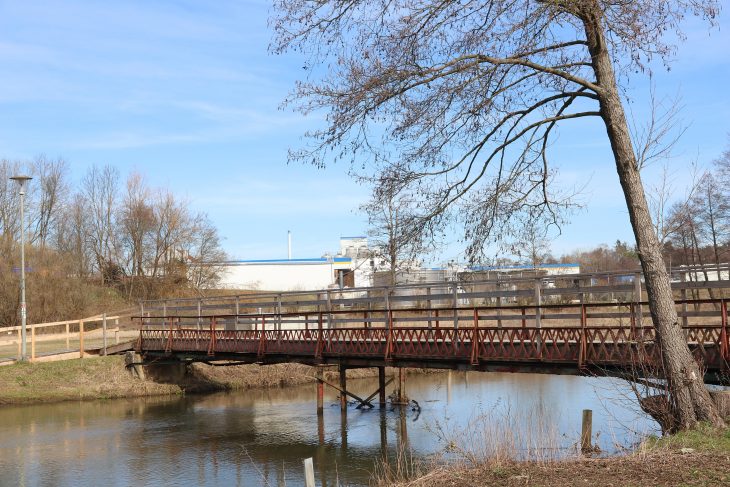 Vor allem die für den Neubau der maroden Fußgängerbrücke Finstermühle veranschlagten Kosten – auf die Gemeinde kommen rund 250.000 Euro zu – sorgten für rege Diskussionen.