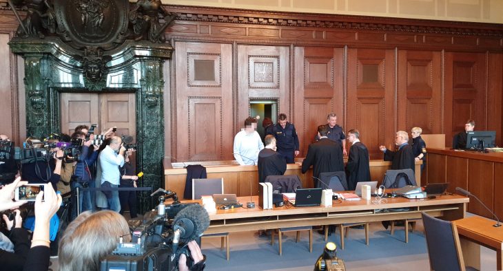 Der Prozess im Schwurgerichtssaal 600 – hier der erste Verhandlungstag – fand unter großem Medieninteresse statt.