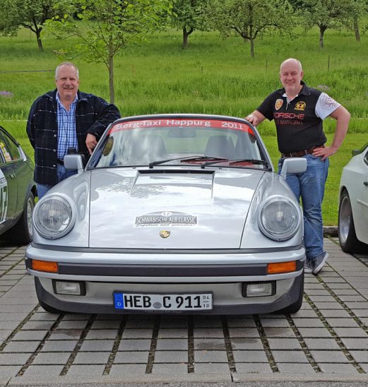 Rudolf Linn (links) geht mit Andy Götz wieder in diesem Porsche 911 Carrera aus dem Jahr 1987 an den Start.