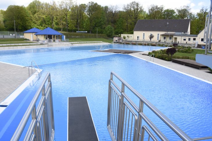 Noch ist das Schnaittacher Freibad leer. Das könnte sich schon bald ändern.