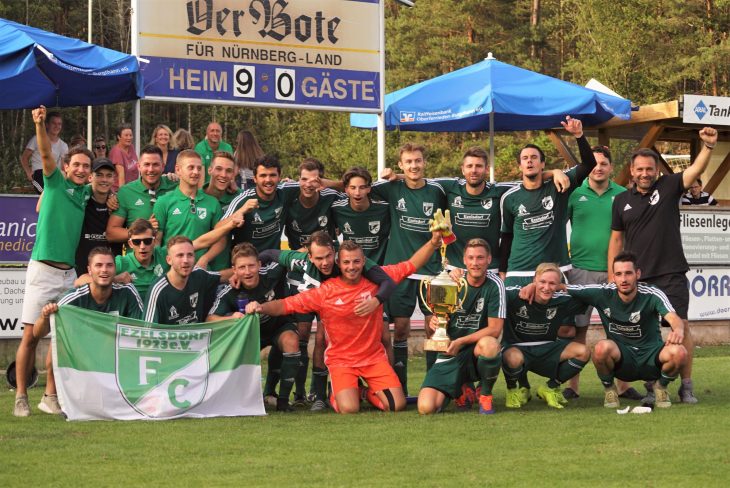 Der FC Ezelsdorf jubelte über einen historischen Sieg und den 21. Titelgewinn im Gemeindepokal.