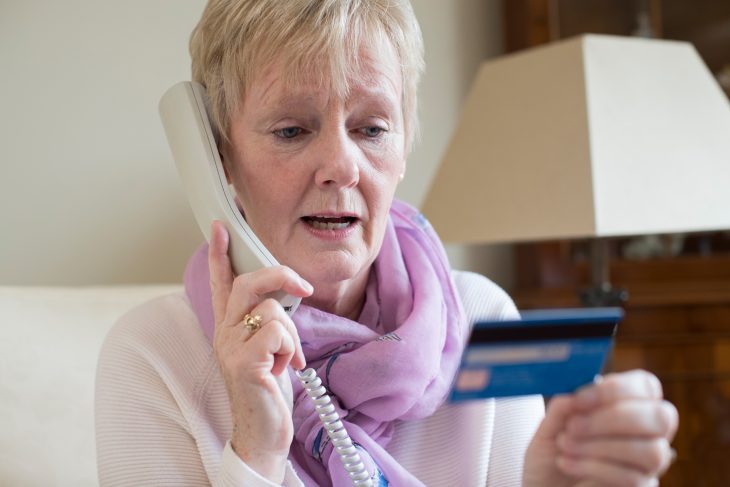 Über einen fiesen Trick haben die Verbrecher 600 000 Euro von der Seniorin gestohlen. (Symbolbild)