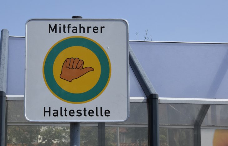Mitfahrbänke stehen ab sofort am Schwarzenbrucker Edeka, in Pfeifferhütte und am Krankenhaus Rummelsberg.