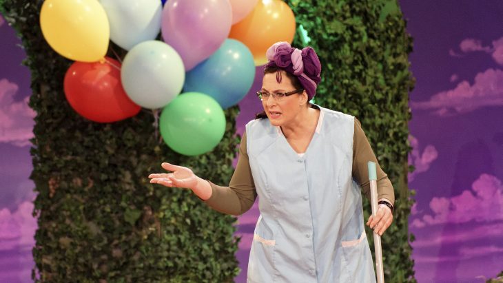 Ines Procter, die närrische Putzfrau aus „Fastnacht in Franken“.