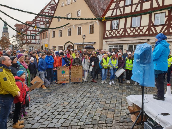 Los ging die Demo mit einer Kundgebung vor dem Hersbrucker Tor.