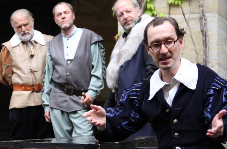 In dieser Rolle haben ihn 2018 viele Altdorfer gesehen: Kulturpreisträger Wolfgang Völkl als Kriegsrat von Questenberg bei den Wallenstein-Festspielen.