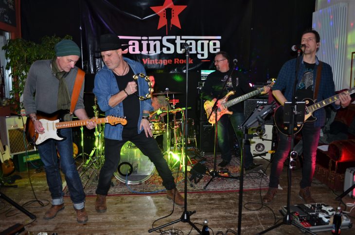 Die Band GainStage sorgte beim vorerst letzten Konzertabend im Hersbrucker „... na und!“ noch einmal für richtig Stimmung.
