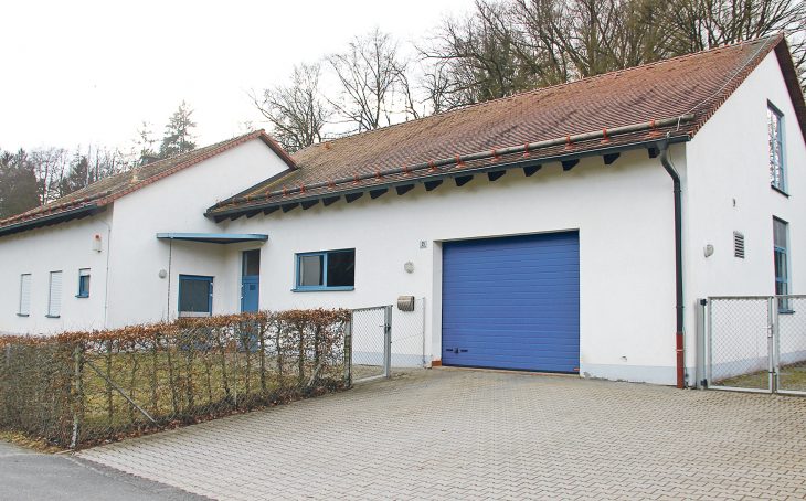 Dieses unscheinbare Gebäude, das Simmelsdorfer Wasserwerk, ist in den Mittelpunkt eines Aufregers im Wahlkampf gerückt.