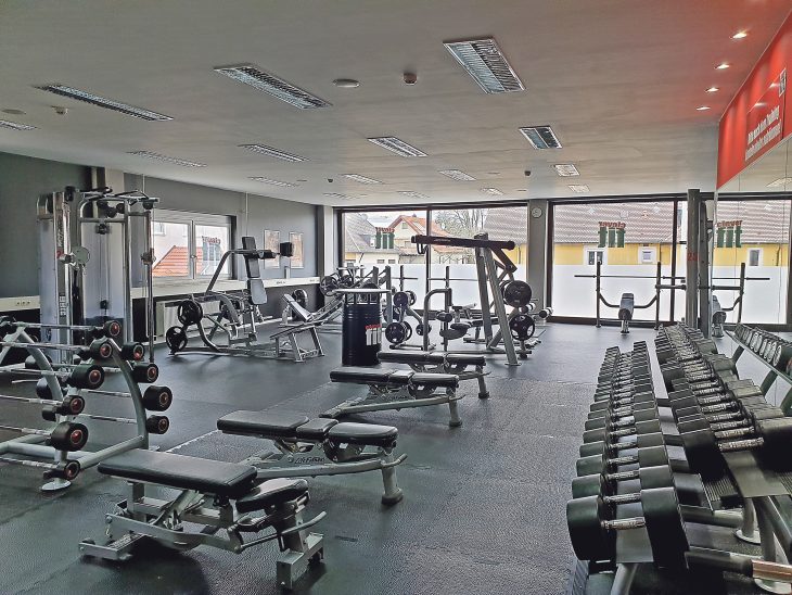 Bereits Ende vergangener Woche war das Röthenbacher „Clever Fit“ wegen der Angst vor Corona fast verwaist. Seit gestern ist das Fitnessstudio geschlossen. Erst am 20. April darf es wiedereröffnen.