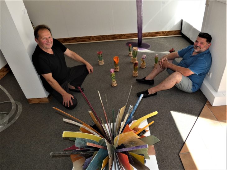 Zwei Bildhauer, die sich in der Galerie kunststern begegnen: Harald Pompl (links) und Clemens Heinl (rechts).