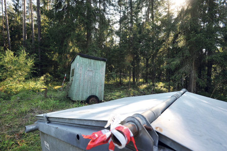 In diesem Waldstück hinter dem Gelände, auf dem im Augenblick der neue Laufer Bauhof entsteht, fand ein Pilzsammler am Morgen des 14. Juli 2019 die Leiche des 27-jährigen Christian B.