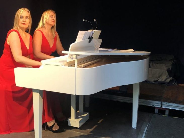 Die Schwestern Oksana Rygalovskaya und Ekaterina Afanasyeva (v. links) spielten teilweise vierhändig.