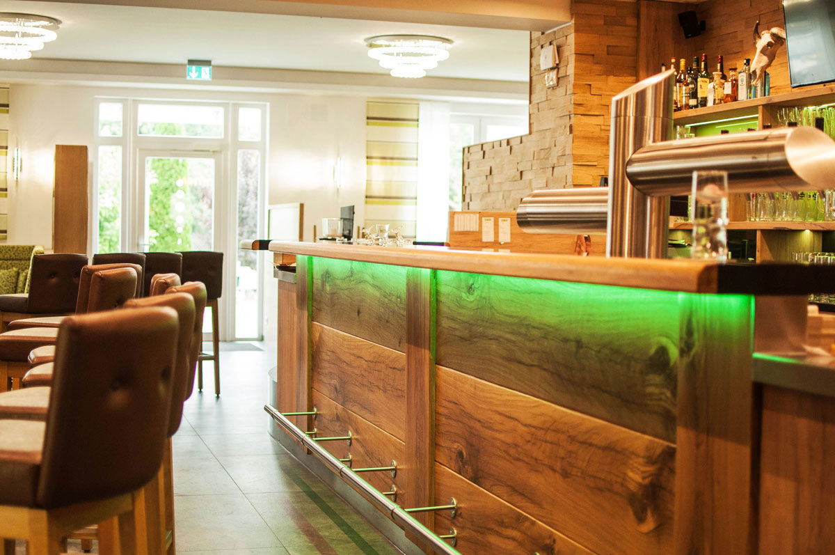 Diese Schreinerei holt das Schönste aus Holz heraus - N-LAND