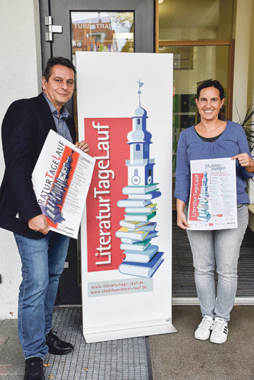 Freuen sich auf die Literaturtage 2020: Andreas Reichel und Ina Gombert von der Laufer Stadtbücherei. Sie ist heuer auch Austragungsort.
