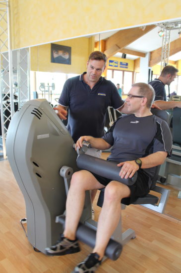 Kaum Zeit? Nur 30 Minuten benötigen Sie für ein effektives und gesundheitsorientiertes Ganzkörper-Training!