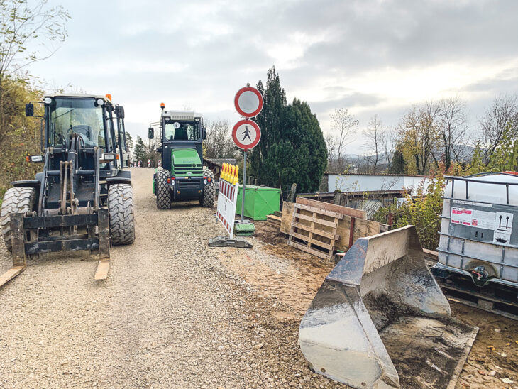 Die ungenehmigte Baustraße am Rückersdorfer Strengenberg, hier mit Blick Richtung Lauf, sorgt für Diskussionen.