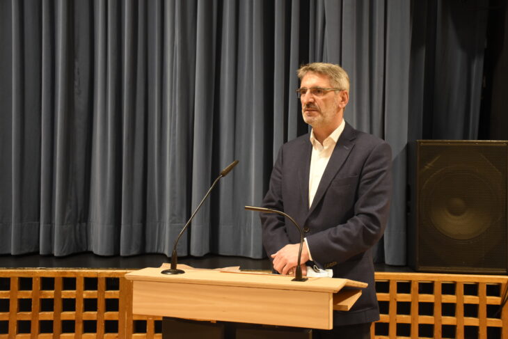 Helmut Brückner wurde am Mittwoch in der Karl-Diehl-Halle in Röthenbach als neuer stellvertretender Landrat vereidigt.