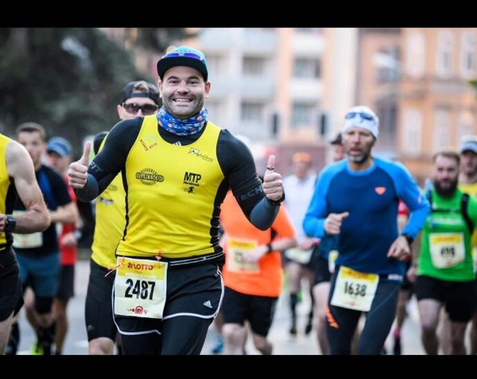 Bastian Pecher vom MTP Hersbruck (hier ein Archivbild vom Rennsteiglauf 2019) gewann beim Dünenlauf über die Marathondistanz die Altersklasse M 30, sein Vereinskollege Matthias Müller in der gleichen Laufzeit die M 50.