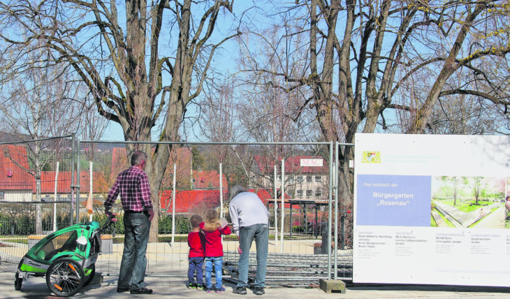 Rosenau heißt der Stadtpark auf dem Graffiti-Areal nun offiziell. Eröffnen will ihn Bürgermeister Martin Tabor im Mai. Foto: Christian Geist