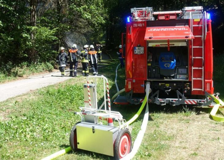 Das „alte“ Hartensteiner Feuerwehrfahrzeug beim Waldbrand in Enzendorf im Sommer 2019.