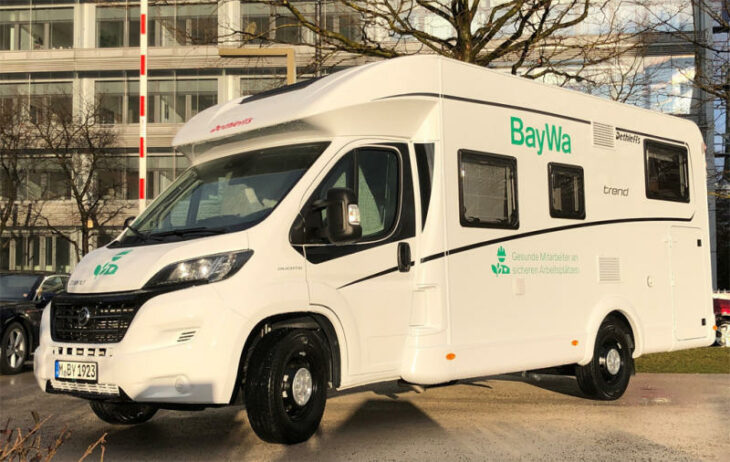 Die BayWa gehört zum Impf-Modellprojekt in Bayern. Sobald auch Betriebsärzte impfen dürfen, richtet das Unternehmen mobile Standorte ein, die solche speziell ausgestatteten Sanitätsfahrzeuge bedienen. Für Hersbruck wäre das dann Fürth.