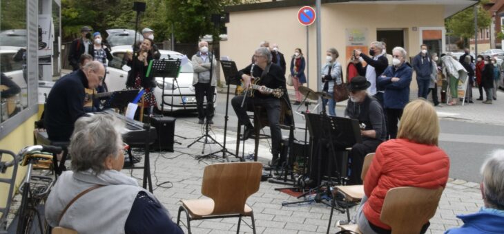 Die musikalische Eröffnung der Ausstellung am vergangenen Freitag verbucht der Themenkunstverein als vollen Erfolg.