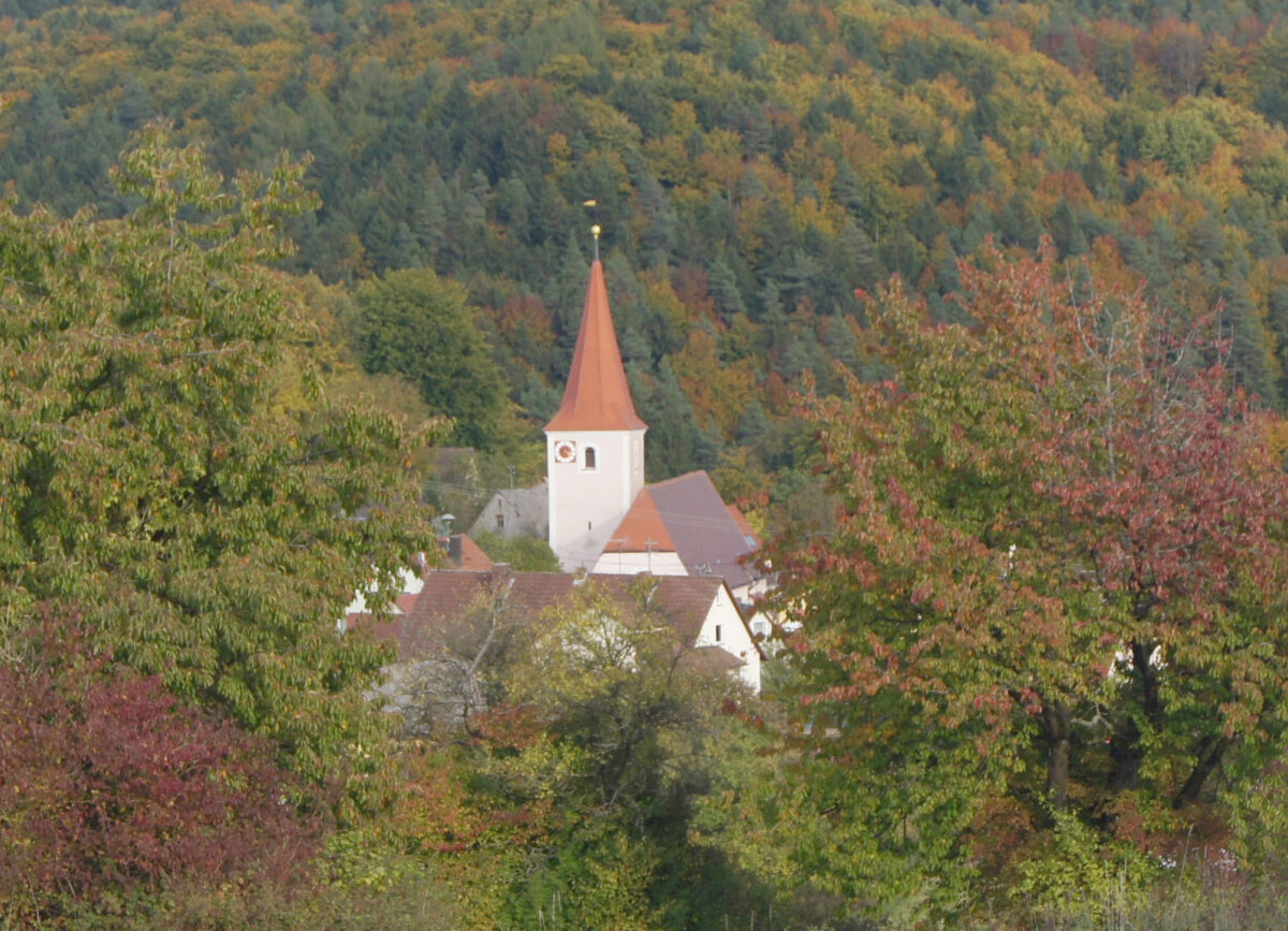 Sankt Helena feiert 600 Jahre alte Kirche NLAND