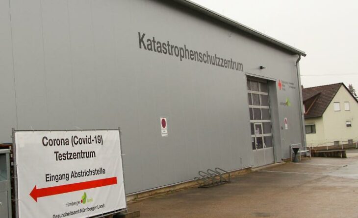 Im Katastrophenschutzzentrum des BRK in Hersbruck können Bürger nach wie vor einen Corona-Test machen lassen.