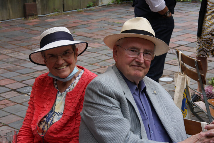 Siegfried Zottmann ist 80 Jahre alt. Unsere aktuelle Aufnahme zeigt ihn zusammen mit seiner Frau Ruth bei einer Lions-Veranstaltung im Dehnberger Hof Theater.