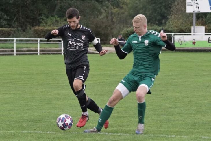 Es war nicht der Tag von Kapitän René Bongers (links) und seine Elf: Im Duell beim neuen Bezirksliga-Spitzenreiter SV Buckenhofen setzte es für den FC Hersbruck eine heftige 0:5-Schlappe.