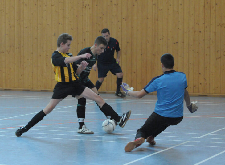 Hallenfußball wird es in diesem Jahr nicht geben. Betroffen von der Absage sind nicht nur Jugendkicker, sondern auch die Damen und die Herren.