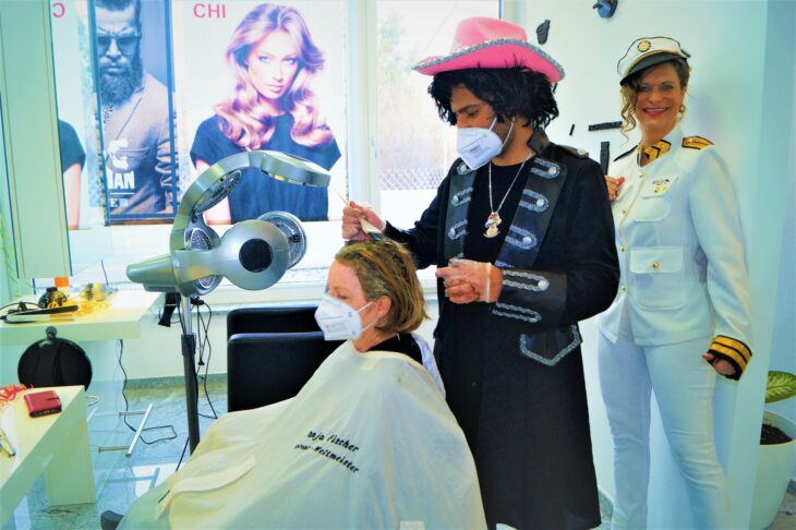 Am heutigen unsinnigen Donnerstag hieß es: Komm hol das Lasso raus im Salon von Sonja Fischer.