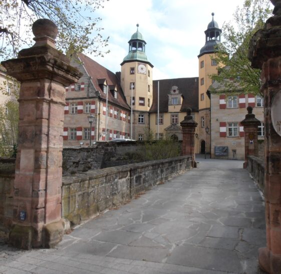 Rund um das Hersbrucker Schloss (hier im Bild) und um viele weitere Sehenswürdigkeiten der Altstadt drehen sich die Führungen.