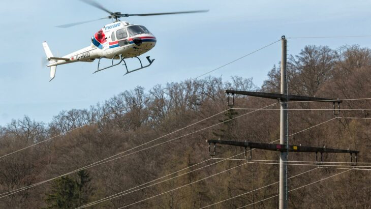 Mitarbeiter der N-ERGIE prüfen ab Freitag aus der Luft, ob die Stromleitungen im Nürnberger Land Schäden haben oder zugewachsen sind.