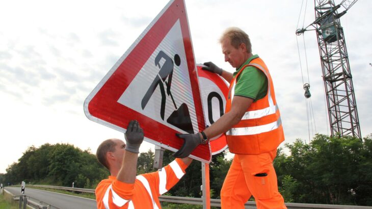 Am Autobahnkreuz A3-A9 entsteht eine neue Brücke.