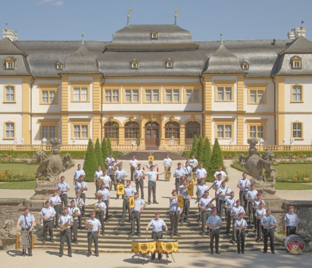 Das Heeresmusikkorps kommt nach Altdorf.