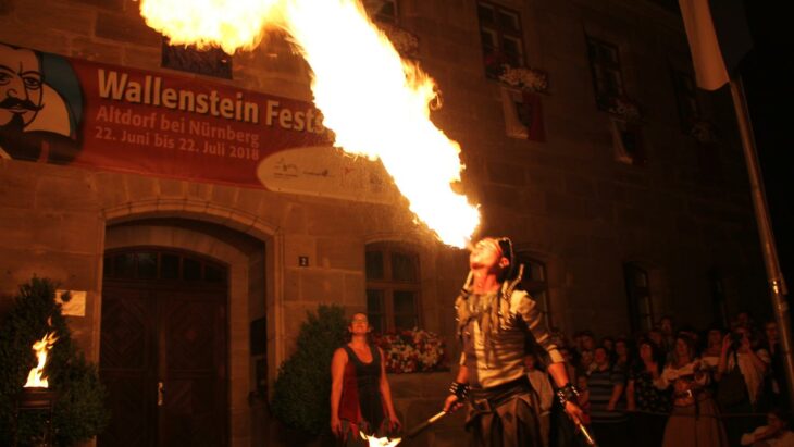 Neben Gauklern und Barden werden auch Feuerspucker im Lager zu sehen sein.