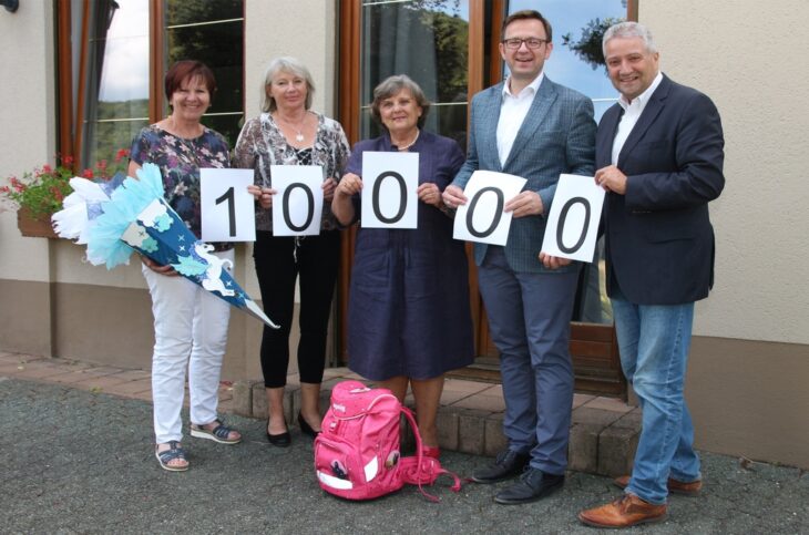 Spendenübergabe (von links.): Heidi Sponsel, Brigitte Egnerer, Uschi Eggert, Achim Stotzner, Thomas Beyer.