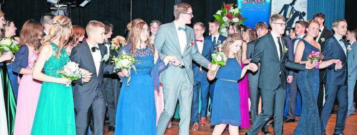 Mit einer festlichen Polonaise und einer Sequenz des Wiener Opernballes eröffneten die Hersbrucker Tanzschüler den Ball.