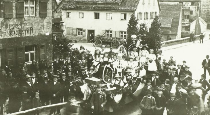 Dieses Foto von 1894 zeigt die „Laufia“ in der Kutsche.