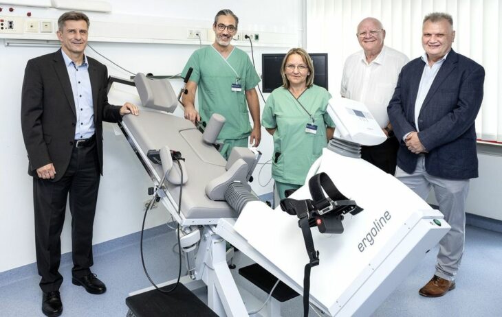 Dr. Thomas Grüneberg, Geschäftsführer der Krankenhäuser Nürnberger Land, Dr. med. Dennis Eckner, Oberarzt und Leiter der Kardiologie, Pflegefachkraft Erika Sacher, Adolf Pohl und Dr. med. Martin Seitz, beide vom Förderverein (von links).