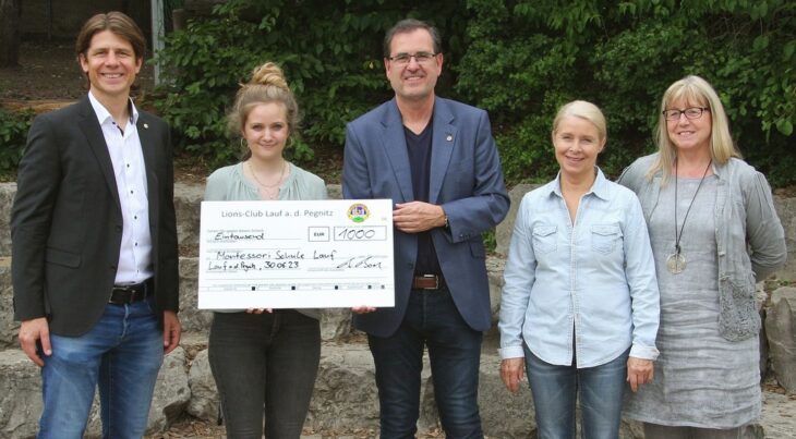 Dank einer Spende über 1000 Euro, die Stephan Buchholz und Björn Boder vom Lions Club Lauf übergaben, können weitere Selbstverteidigungs-Workshops für die Monte-Schülerinnen angeboten werden.