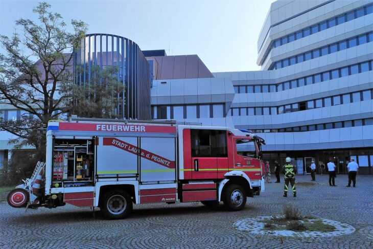 Am Donnerstagmorgen rückte die Feuerwehr am Landratsamt an.