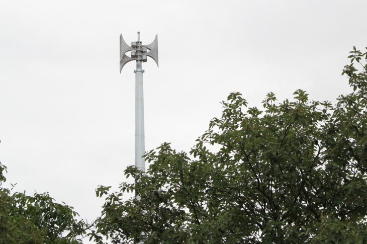 Am bundesweiten Warntag wird die Alarmierung der Bevölkerung geprobt. Dann werden alle neuen digitalen Sirenen aufheulen, wie diese im Schwarzenbrucker Ortsteil Altenthann.