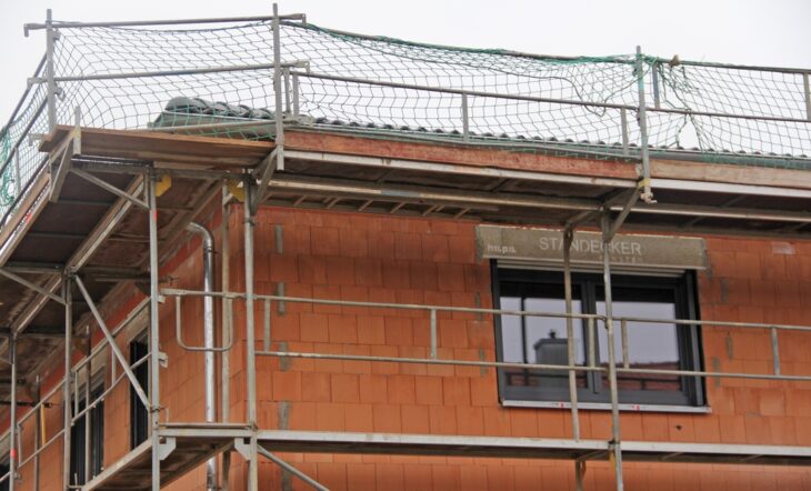 Wer im Nürnberger Land zukünftig ein Haus bauen möchte, kann den dafür nötigen Bauantrag ab dem 1. November auch digital beim Landratsamt einreichen.